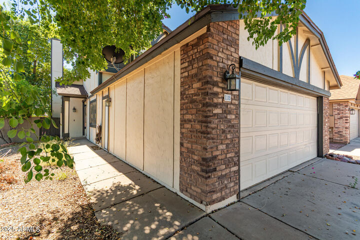 Property Photo:  1915 S 39th Street 118  AZ 85206 