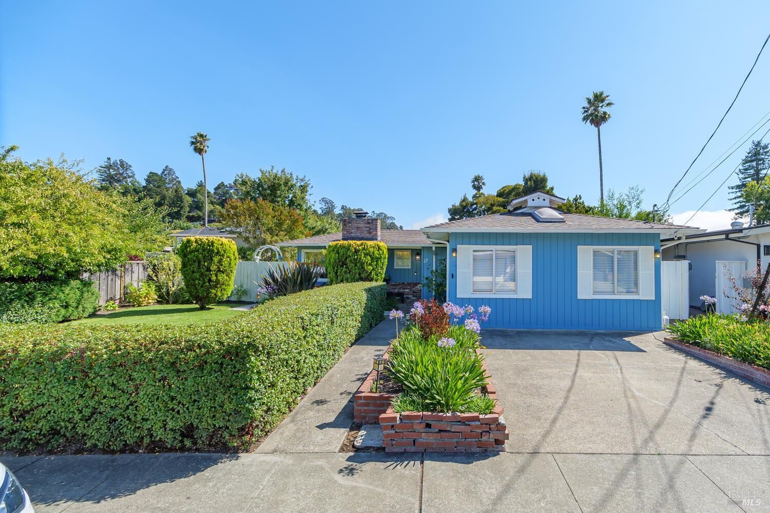 Property Photo:  27 Somerset Lane  CA 94941 