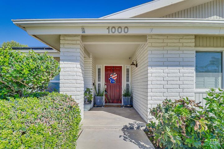 1000 Halterio Court  Bakersfield CA 93309 photo