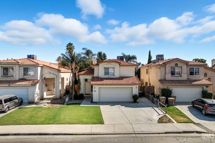Property Photo: 9609 Salinger Street CA 93311