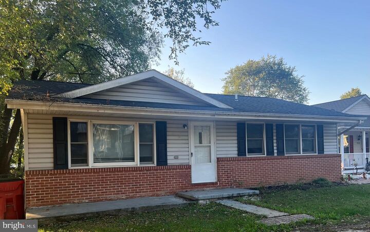 Property Photo:  1100 Grazier Street  WV 25404 