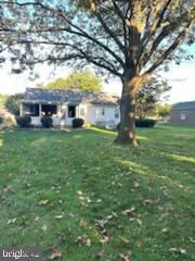 Property Photo: 2007 Meadow Ridge Drive PA 17601