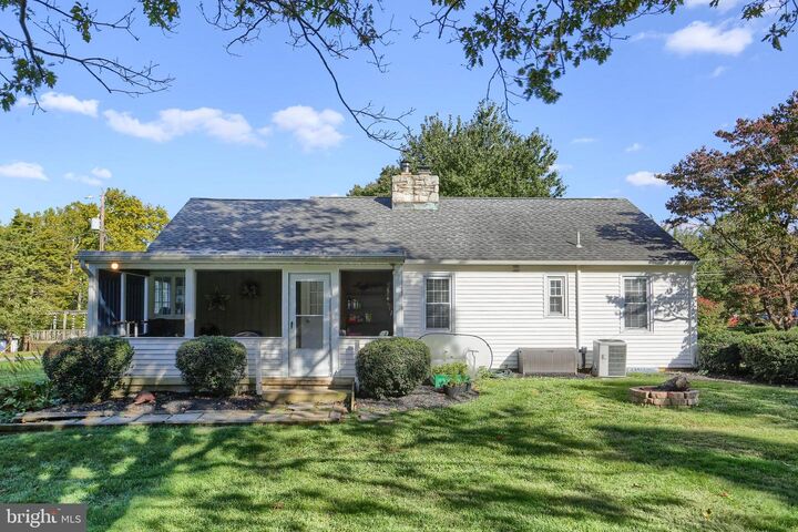 Property Photo:  2007 Meadow Ridge Drive  PA 17601 