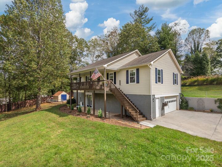 Property Photo:  61 Blue Ridge Acres Road  NC 28806 
