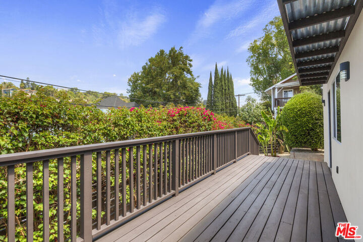 Property Photo: 1806 Ashmore Pl CA 90026