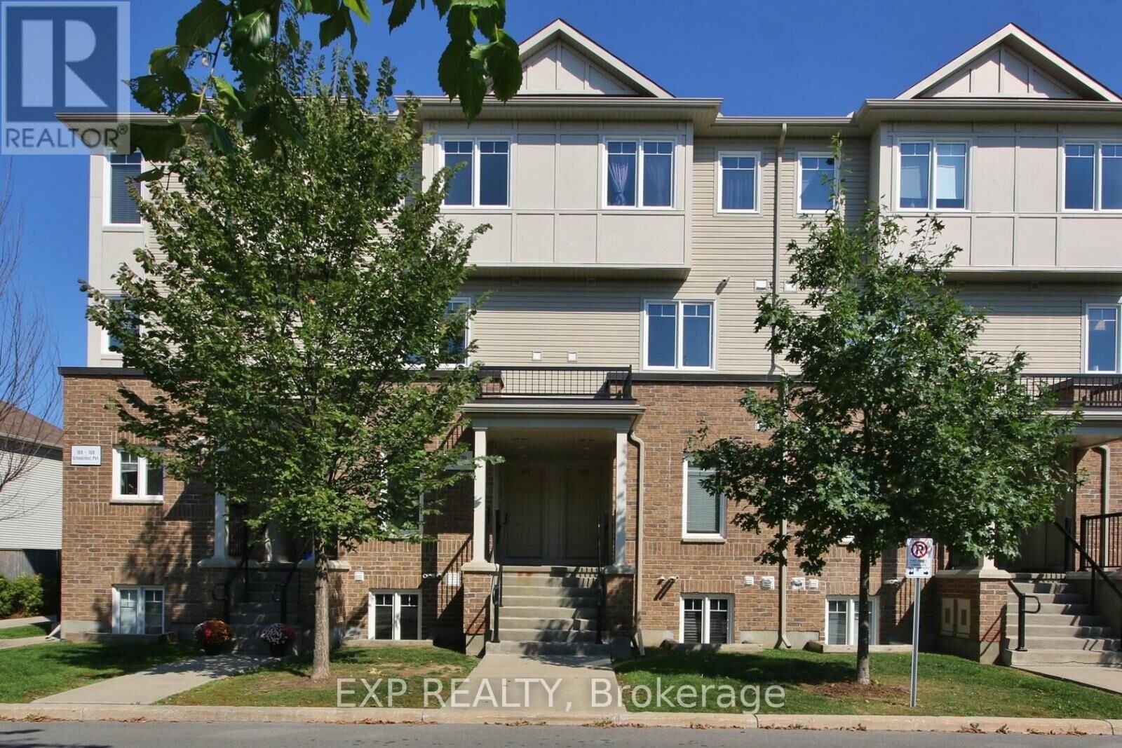 Property Photo:  162 Urbancrest Private 57  ON K2J 2S7 