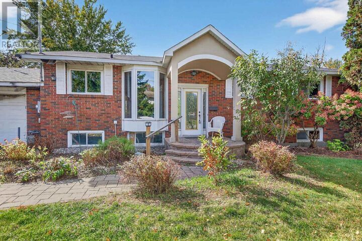 Property Photo:  5228 McLean Crescent  ON K4M 1G2 