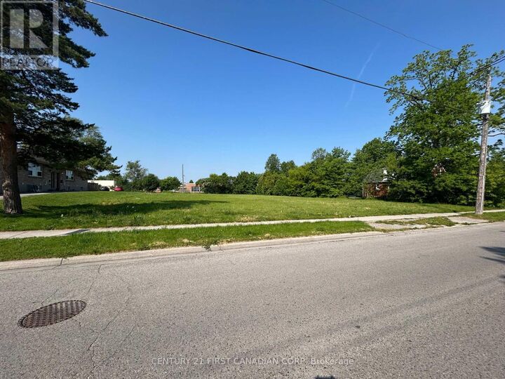 Property Photo:  225 Greenwood Avenue  ON N7J 3G5 