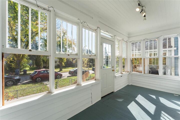 Property Photo: 497 Rathgar Avenue MB R3L 1G2