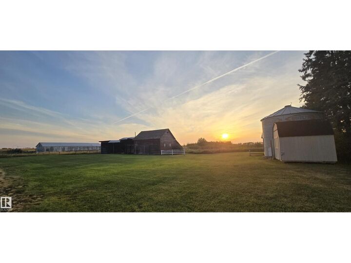 Property Photo:  15205 Twp 522  AB T9C 1S6 