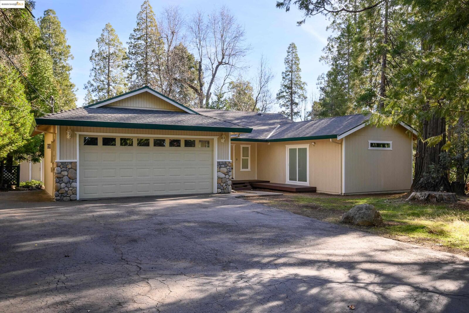 Property Photo:  22749 Confidence Rd  CA 95383 