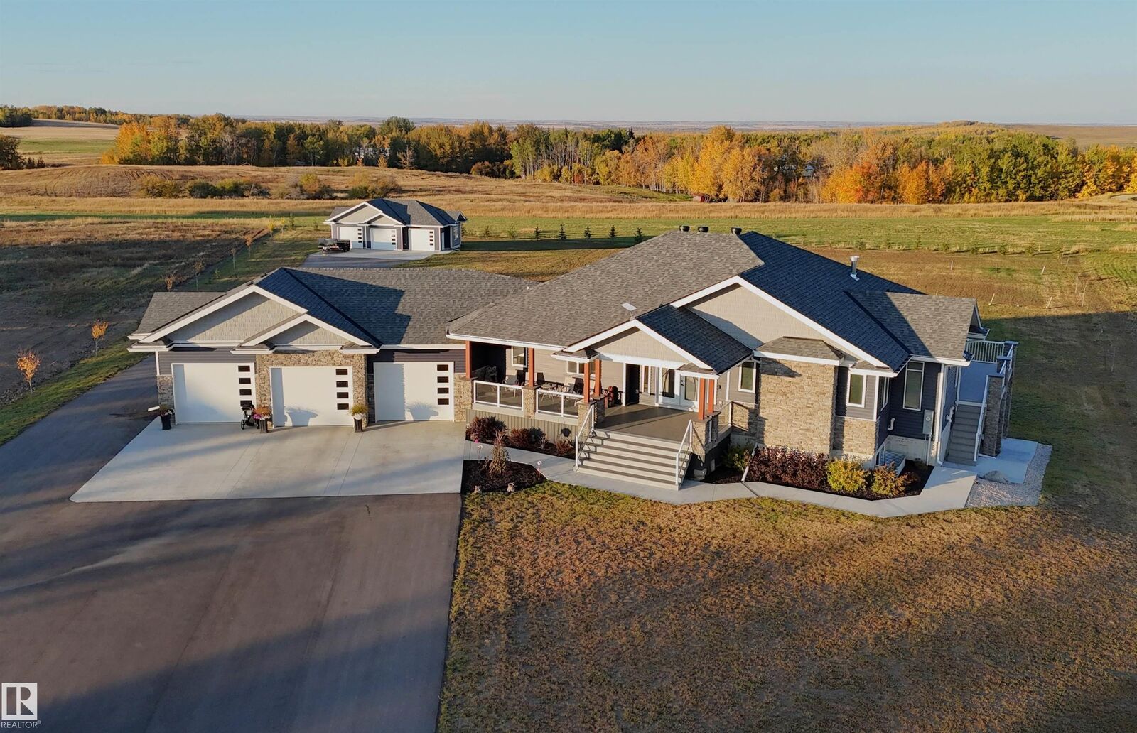 Property Photo:  54104 Rge Road 274 45  AB T7X 3S4 