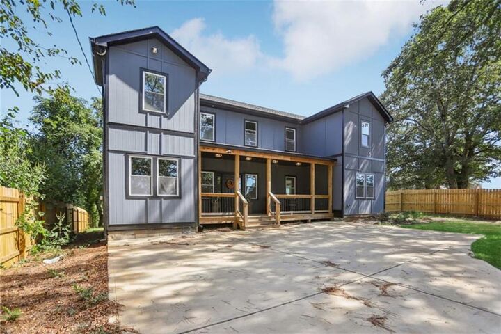 Property Photo:  1400 Bouldercrest Road  GA 30316 