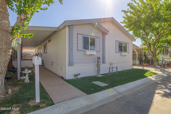 Property Photo:  2550 E Avenue I 55  CA 93535 