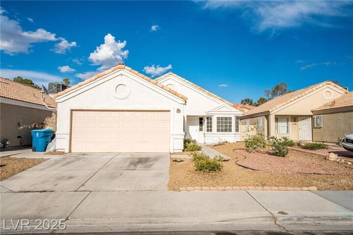 Property Photo: 1324 Sun Point Drive NV 89108