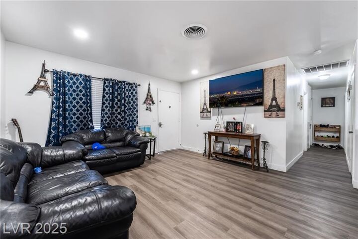 Property Photo: 4809 Sunny Brook Avenue NV 89110