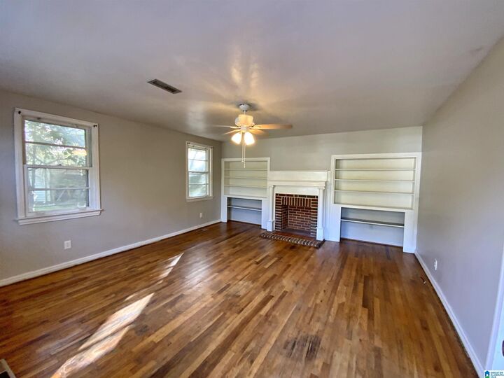 Property Photo: 709 Glenwood Road AL 35160