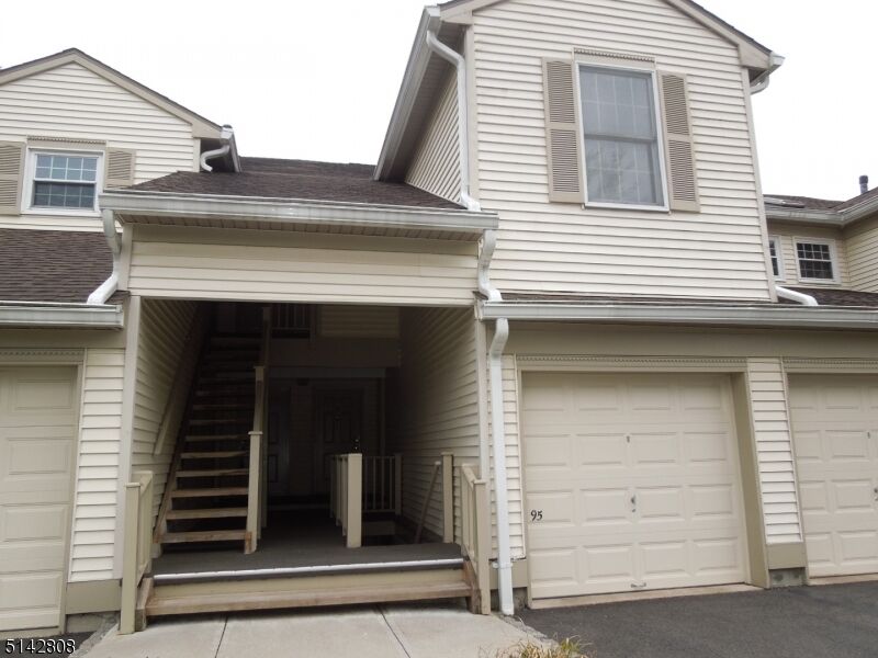 Property Photo:  95 Jamestown Rd Ondo  NJ 07920 