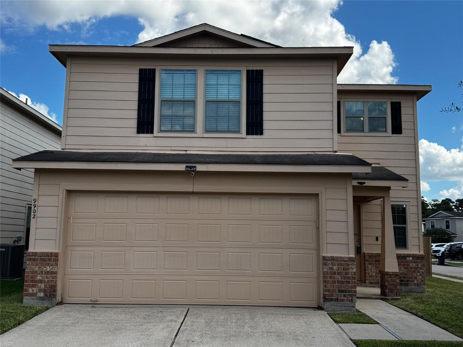 Property Photo:  9902 Waldens Pond Court  TX 77044 