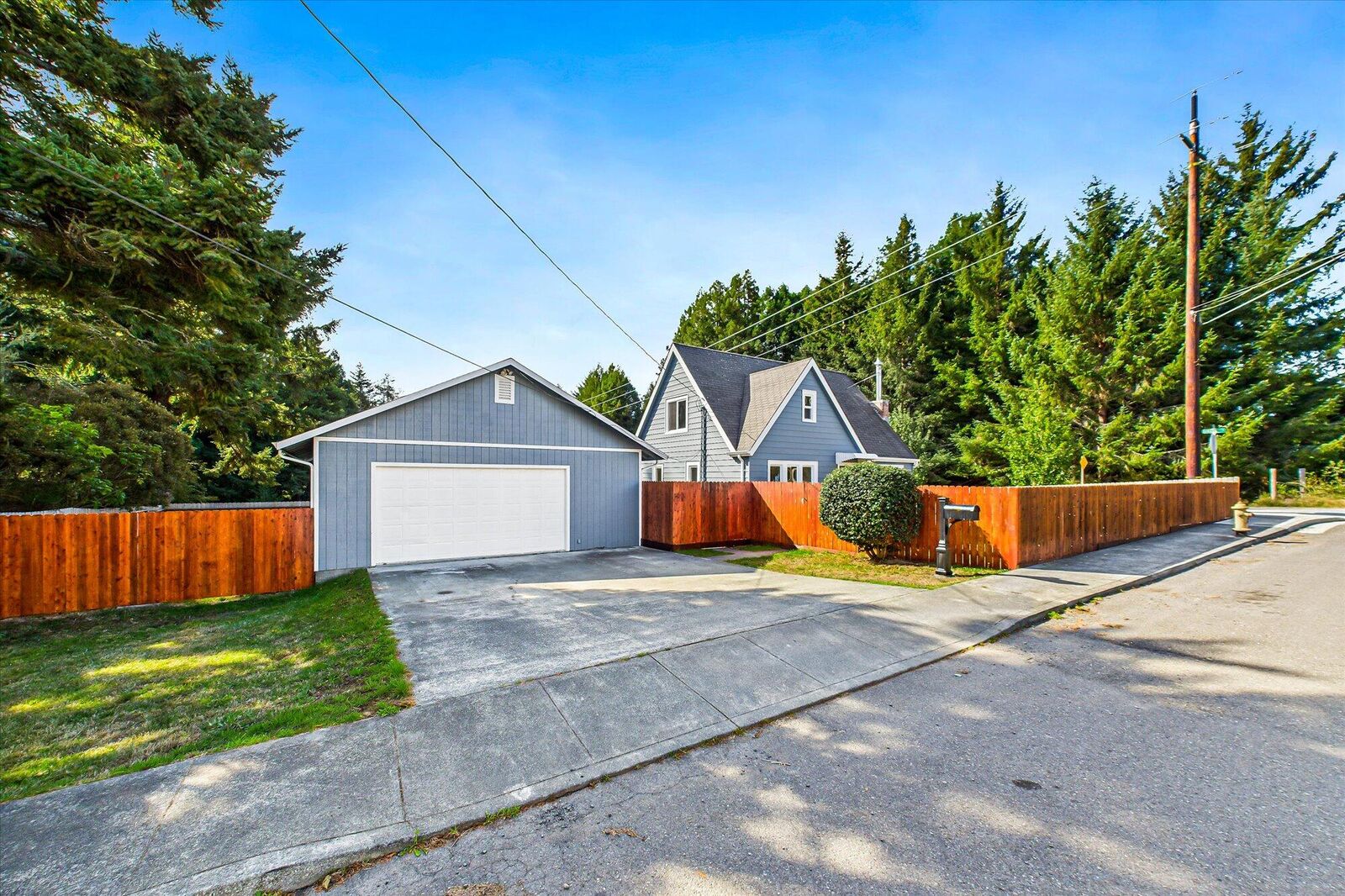 Property Photo:  380 Artino Street  CA 95503 