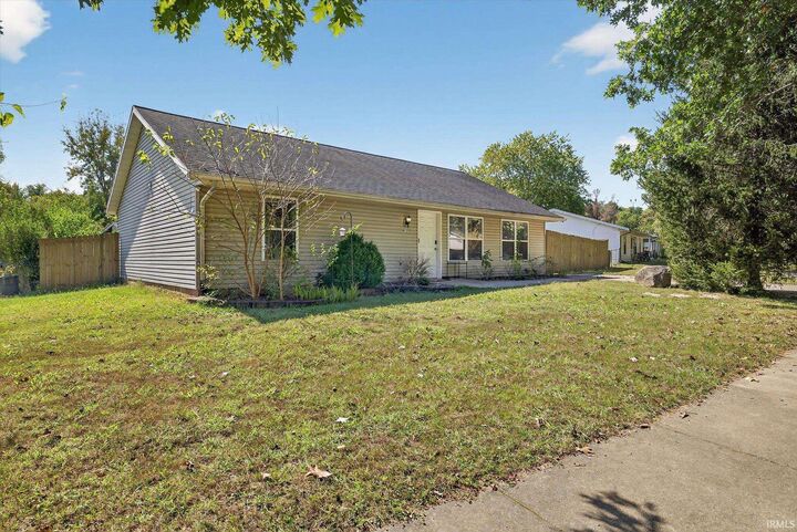 Property Photo:  911 W Rca Park Drive  IN 47403-2914 