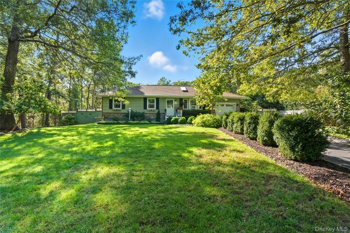 173 W End Avenue  Shirley NY 11967 photo