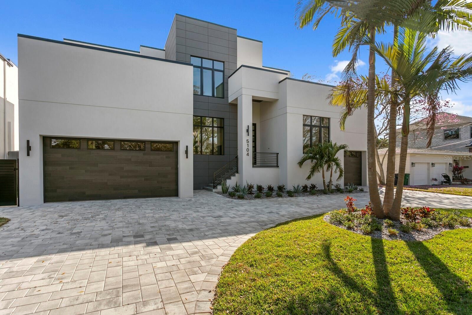 Property Photo: 5104 W Platt Street FL 33609