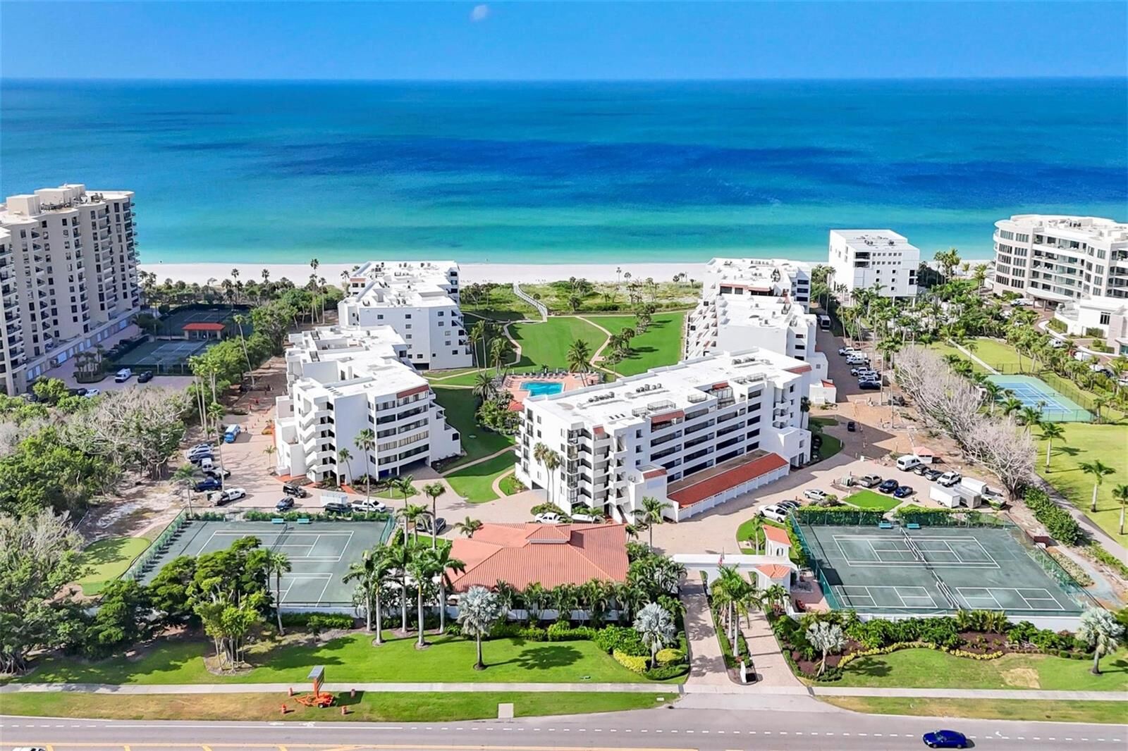 Property Photo: 1465 Gulf Of Mexico Drive 402 FL 34228