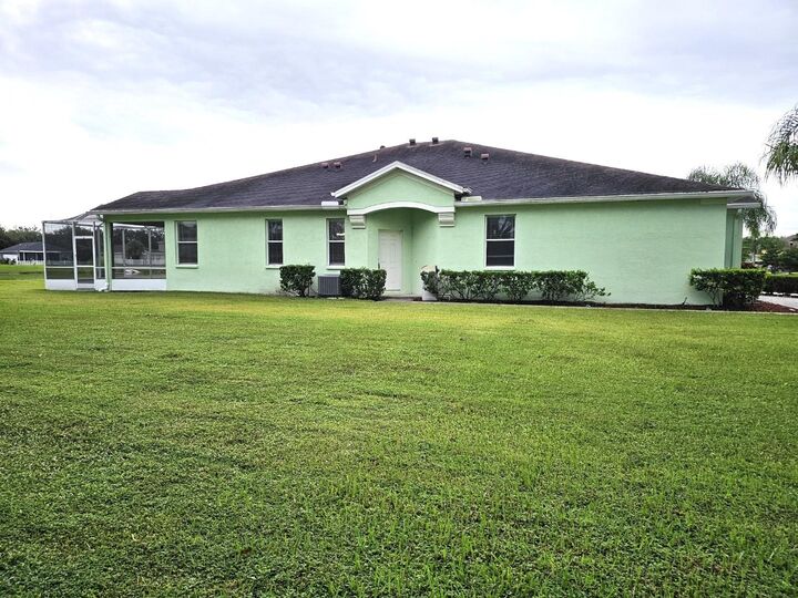Property Photo:  11406 Captiva Kay Drive  FL 33569 