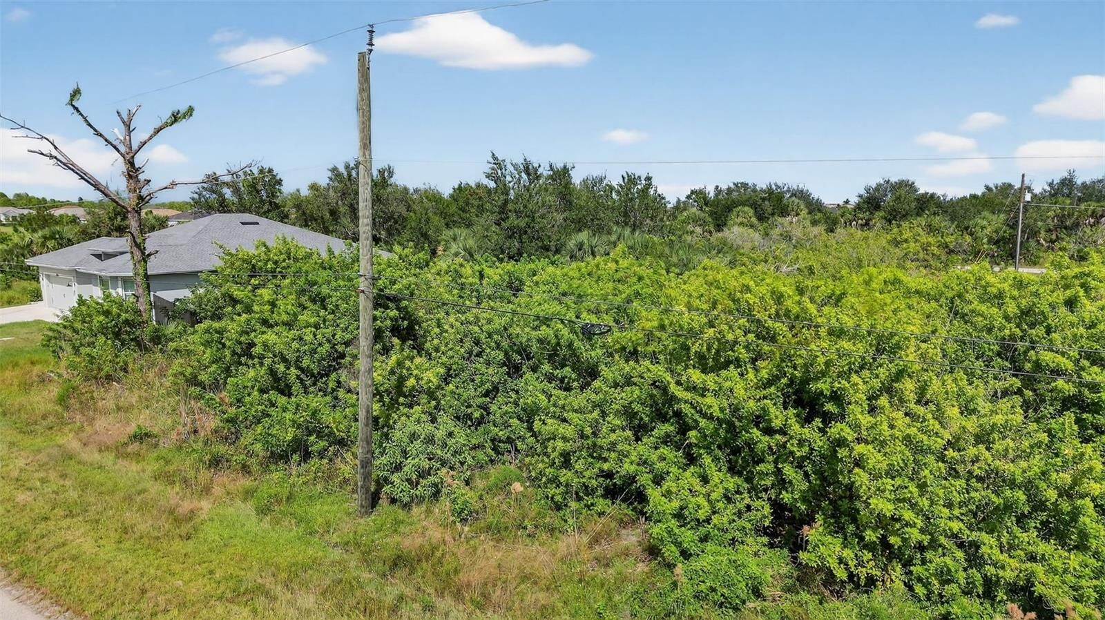 Property Photo: 8044 Thruso Road FL 33981