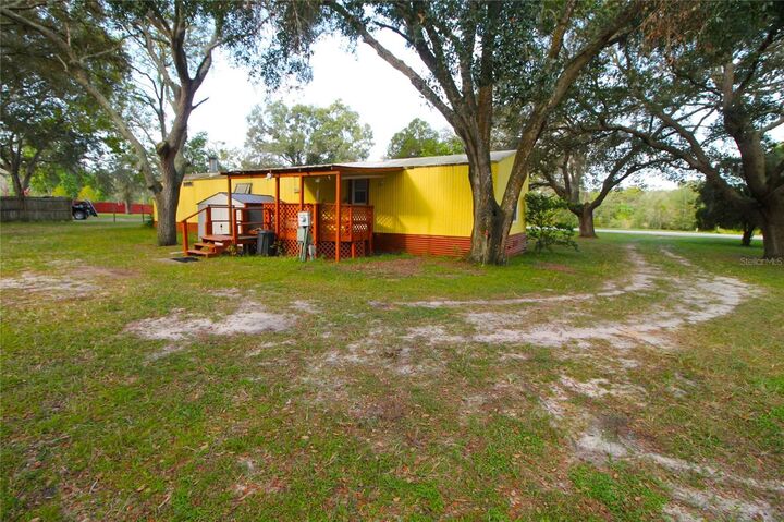 Property Photo: 18842 Triple E Road FL 34715