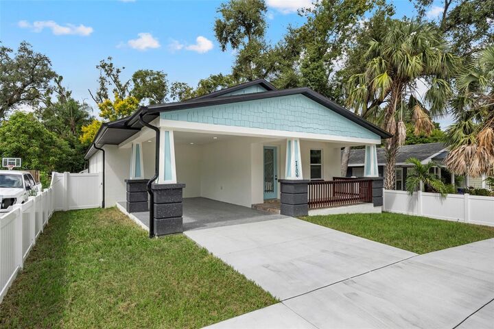 Property Photo:  7706 N Arden Avenue  FL 33604