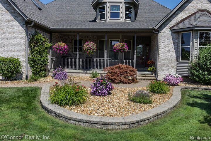 Property Photo:  765 Lomasney Lane  MI 48040 2212 