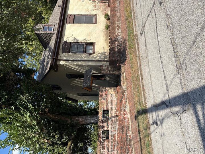 Property Photo:  9 W E Street  IL 62220