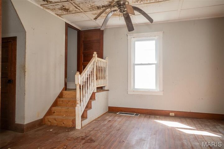 Property Photo: 694 Market Street MO 63670