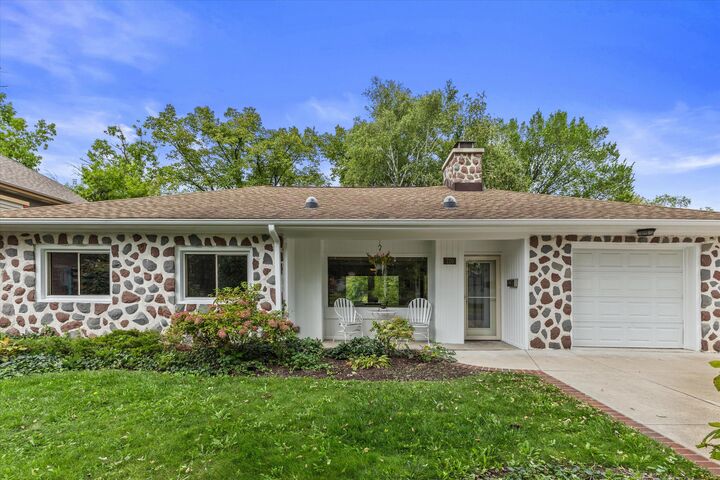 Property Photo:  720 Rock Pl  WI 53209 