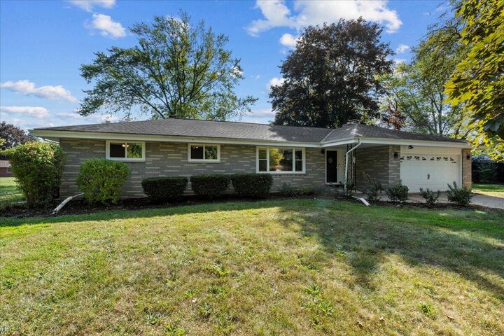 Property Photo: 6549 W Donges Ln WI 53223