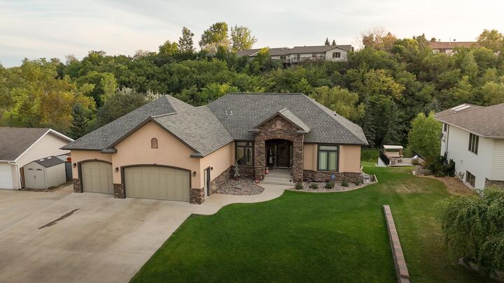 Property Photo:  1409 Golden Valley Lane  ND 58703 