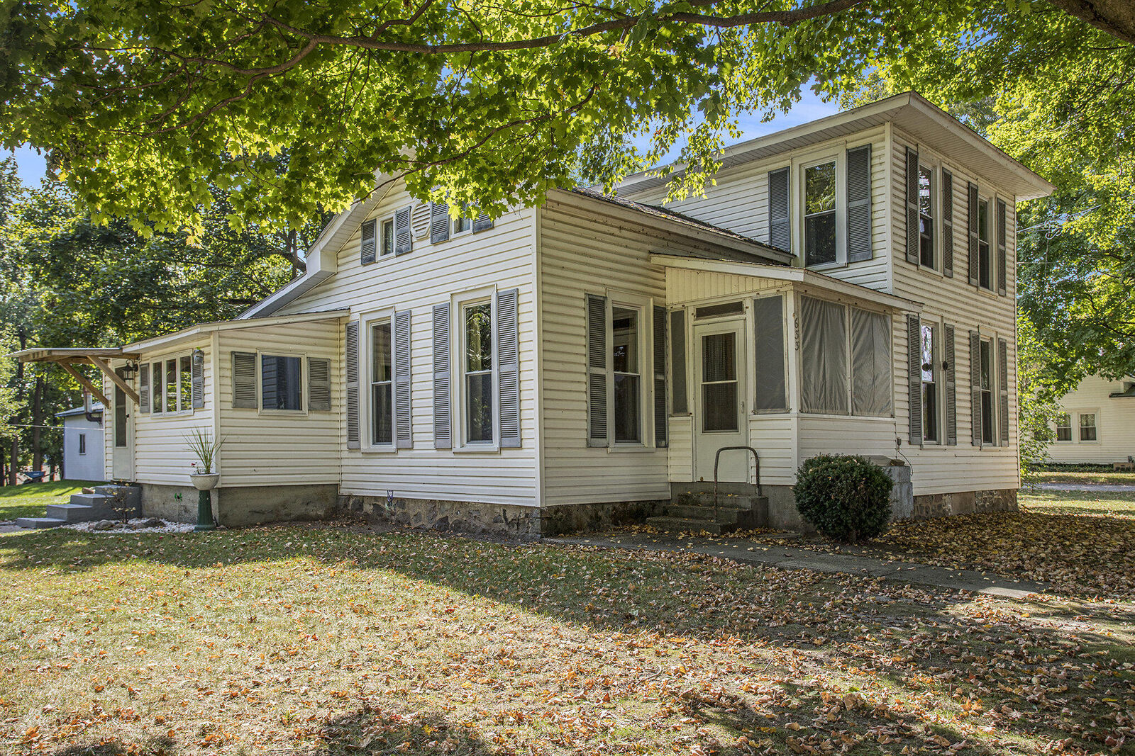 Property Photo:  633 Buchanan Street  MI 49072 