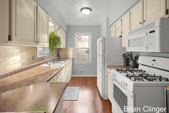 Property Photo:  1061 35th Street SW  MI 49509 