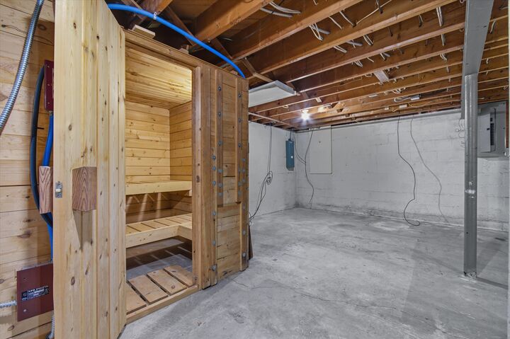 Property Photo: 5 Keppler Court MI 48103