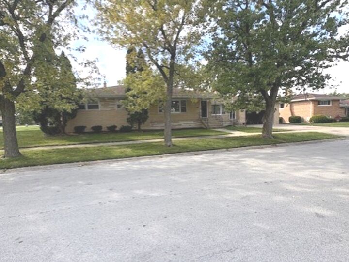 Property Photo:  16560 Greenwood Avenue  IL 60473 