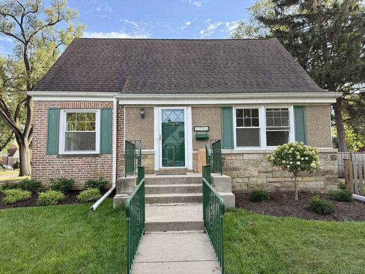 1500 Bristol Avenue  Westchester IL 60154 photo