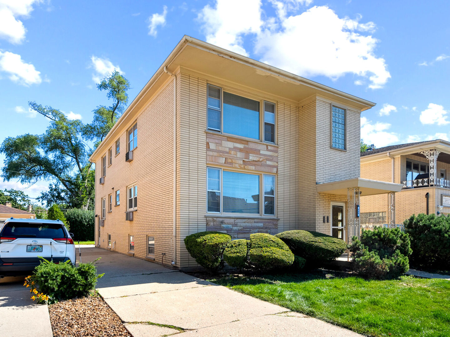 Property Photo:  735 N Northwest Highway 1  IL 60068 