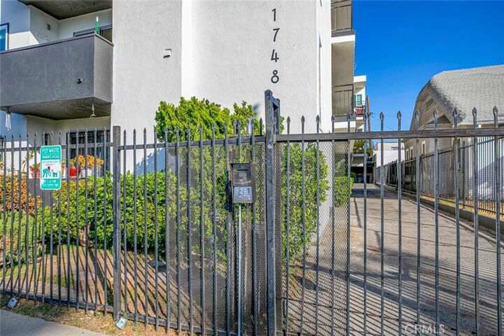 Property Photo:  1748 N Kenmore Avenue 203  CA 90027 