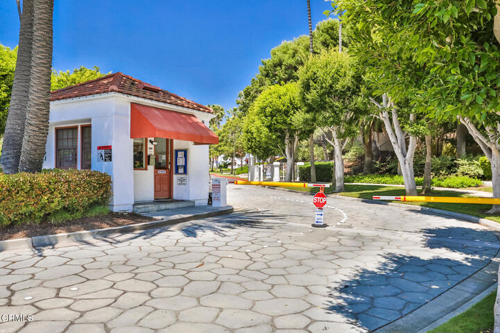 Property Photo:  7412 Seabluff Drive 108  CA 92648 