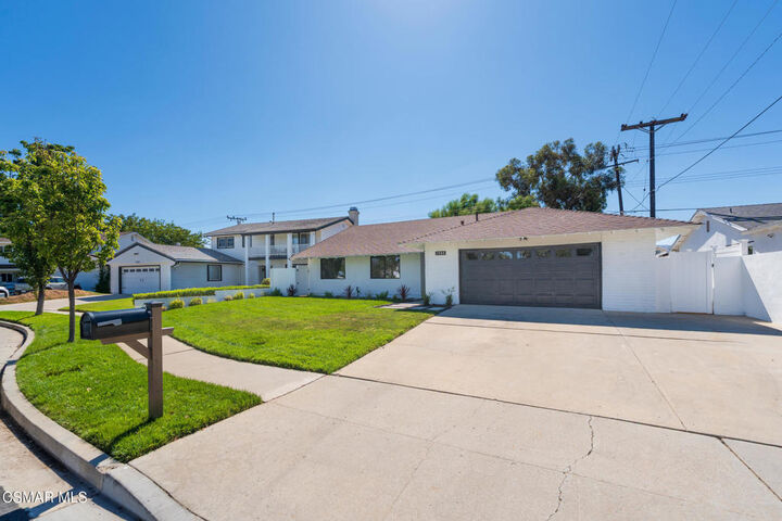 Property Photo:  2886 Galena Avenue  CA 93065 