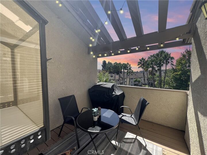 Property Photo:  3520 Paseo De Los Americanos 102  CA 92056