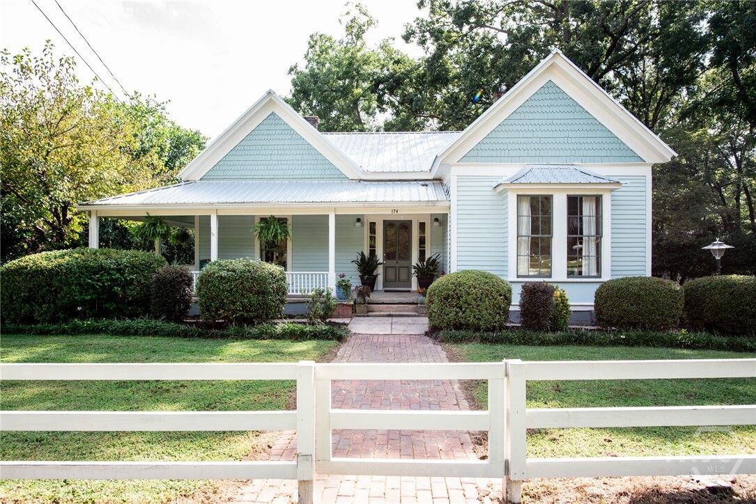Property Photo:  174 S Main Street  GA 30683 