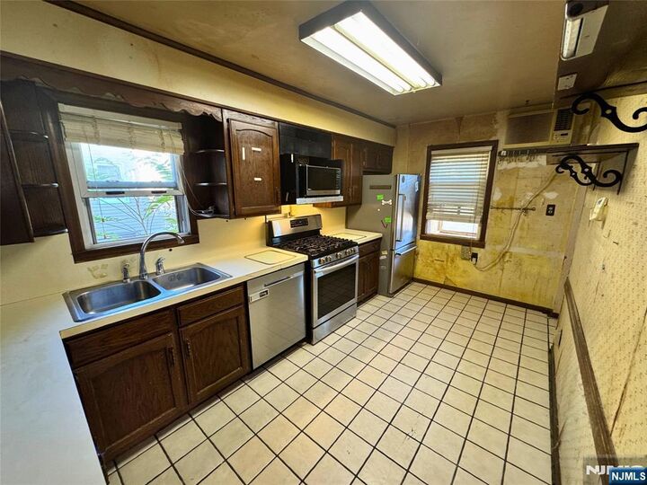 Property Photo: 3-03 Pickett Place NJ 07410